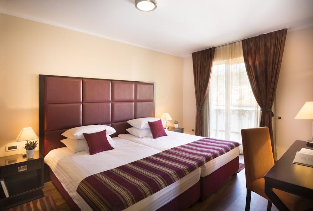 Valamar Atrium Residence Baska  Exterior photo